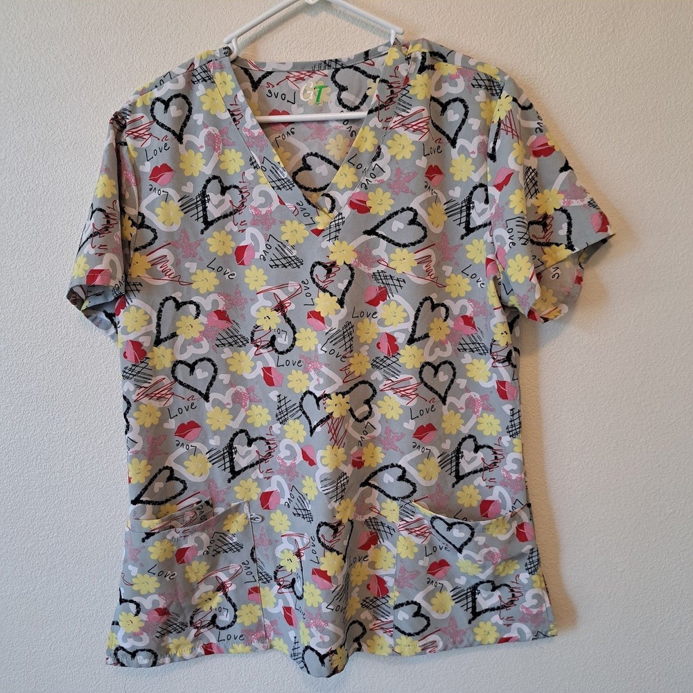 GT Performance Womens Scrub Top Grey Hearts Flowers Lips Love V-Neck Size M